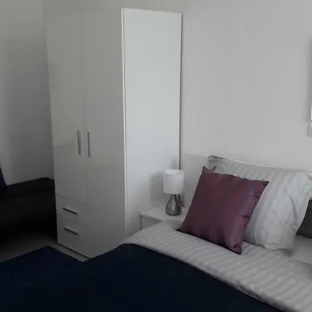 Center Ronjgova Apartament Pula